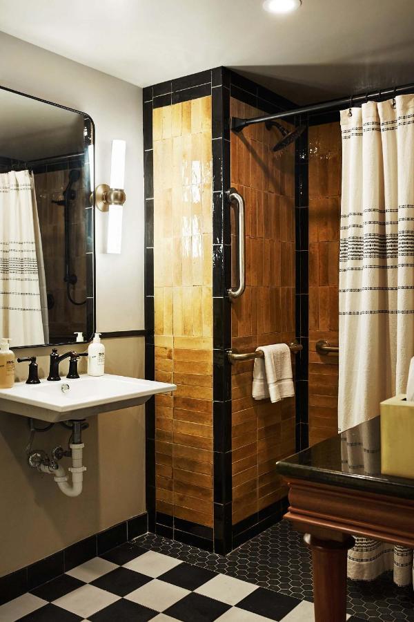 Отель Berkshires Untold Ленокс Экстерьер фото
